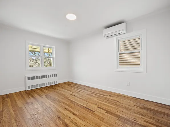 2567 East 29th Street image 15 of 31