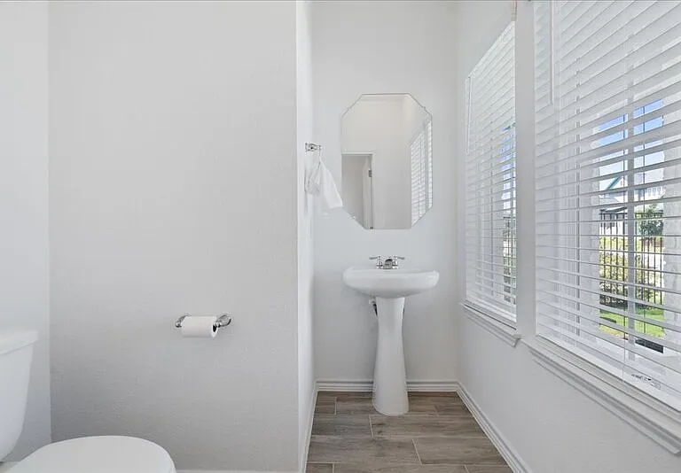 9015 Looksee Ln — Photo 27
