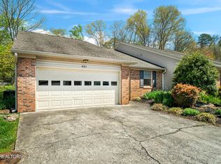 451 Amanda Cir, Knoxville, TN 37922