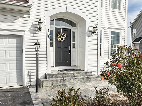 4th image of 163 Blackford Dr
