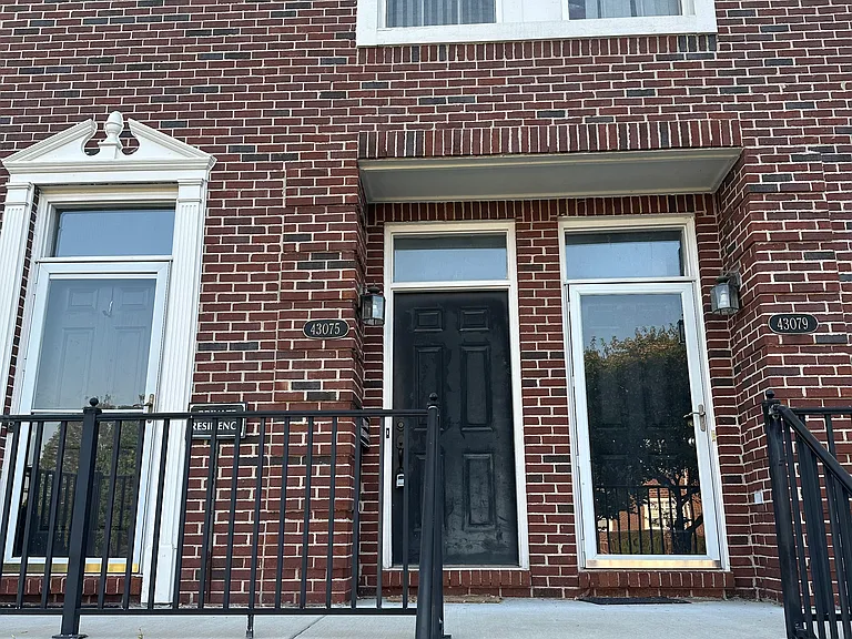 43075 Strand Dr — Photo 3