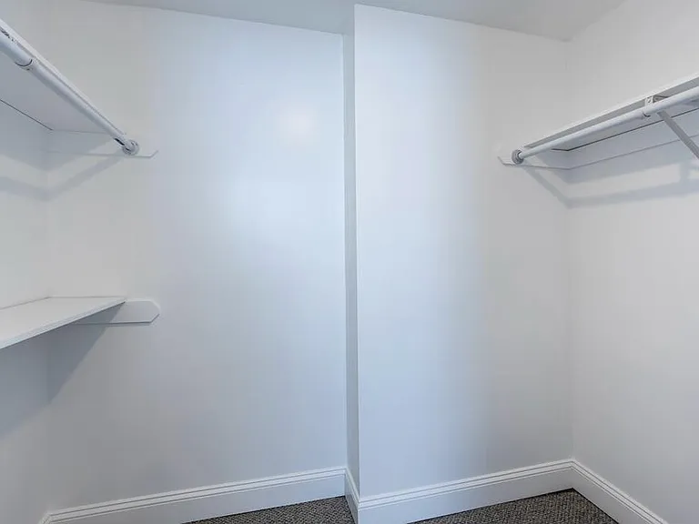 WALK IN CLOSETS