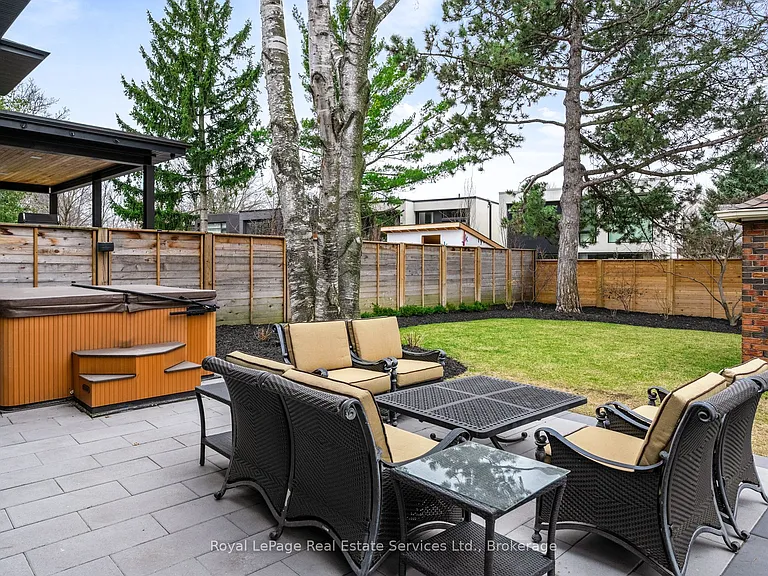 28 Thompson Ave — Photo 39