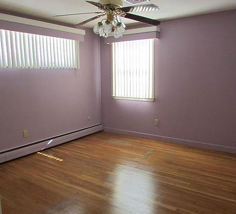 5th image of 17 Candlewood Dr
