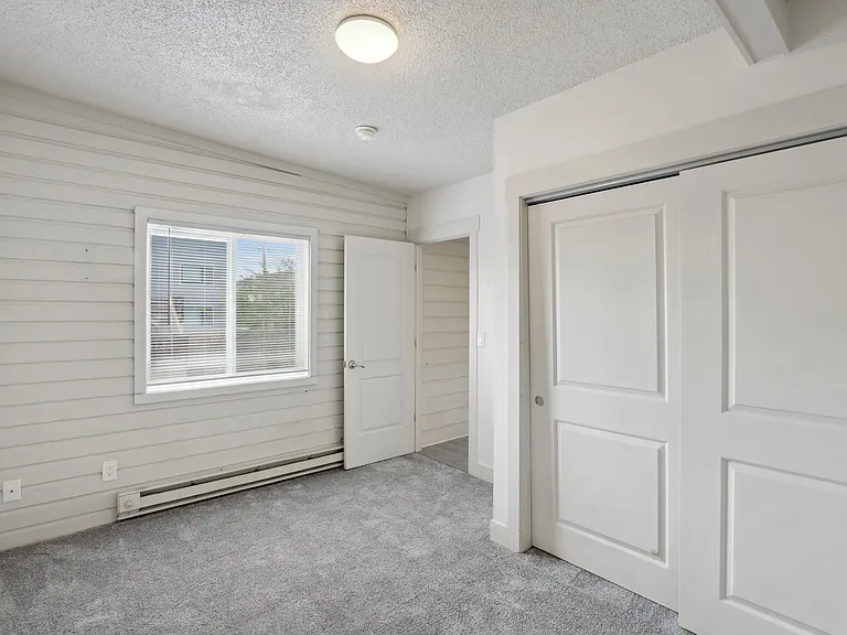 135 E 2nd St — Photo 14