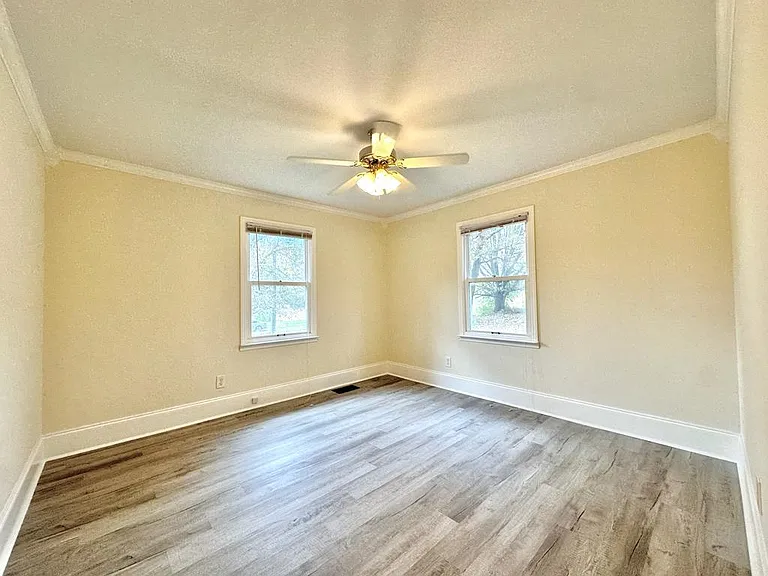 8002 Browne Rd — Photo 23
