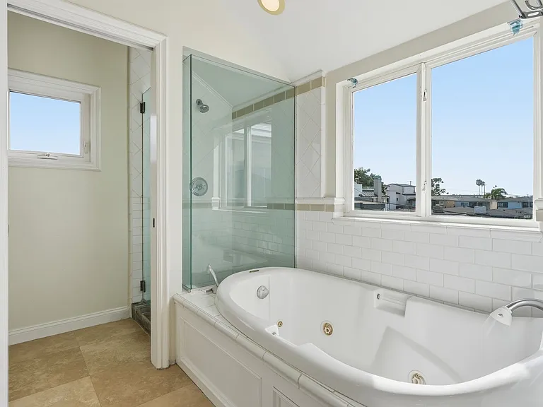 315 1/2 Goldenrod Ave — Photo 20