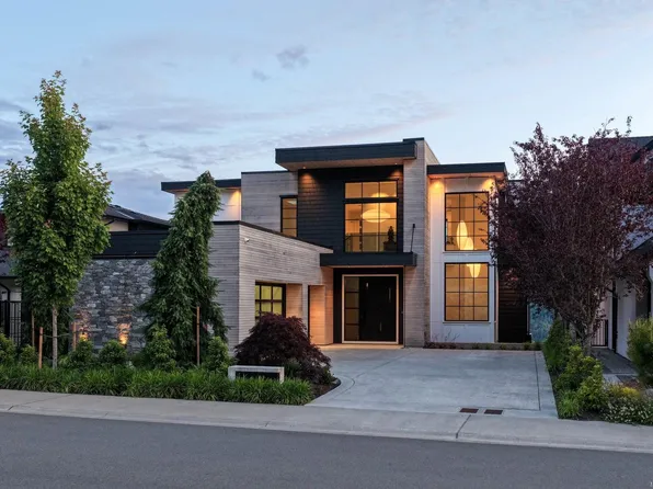 1424 Pinehurst Pl, Langford, BC V9B 3S3