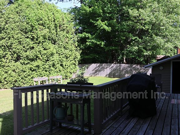 5th image of 70 Pleasant Ave