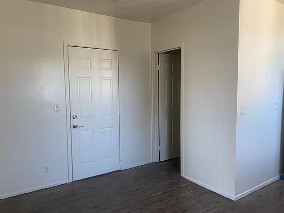 4th image of 402 S Canyon Blvd #6
