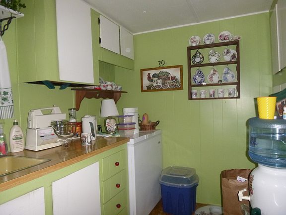 4th image of 901 S Montesano St APT 2