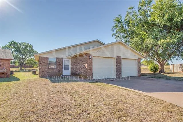 1017 Wildoak Dr