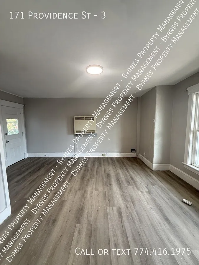 3 bed, $1,800 — Photo 3