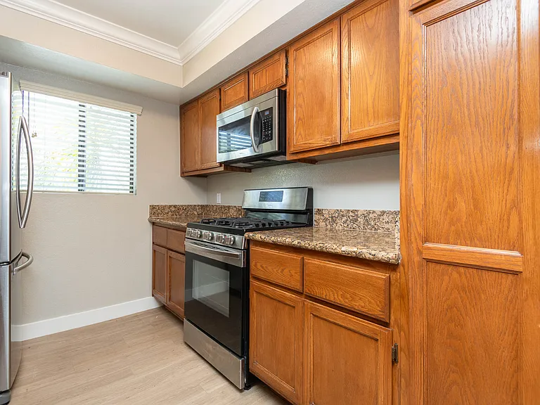 12627 Matteson Ave #201 — Photo 7
