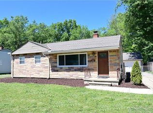 7582 Inland Dr, Olmsted Falls, OH 44138
