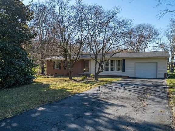 2nd image of 301 Westhills Dr