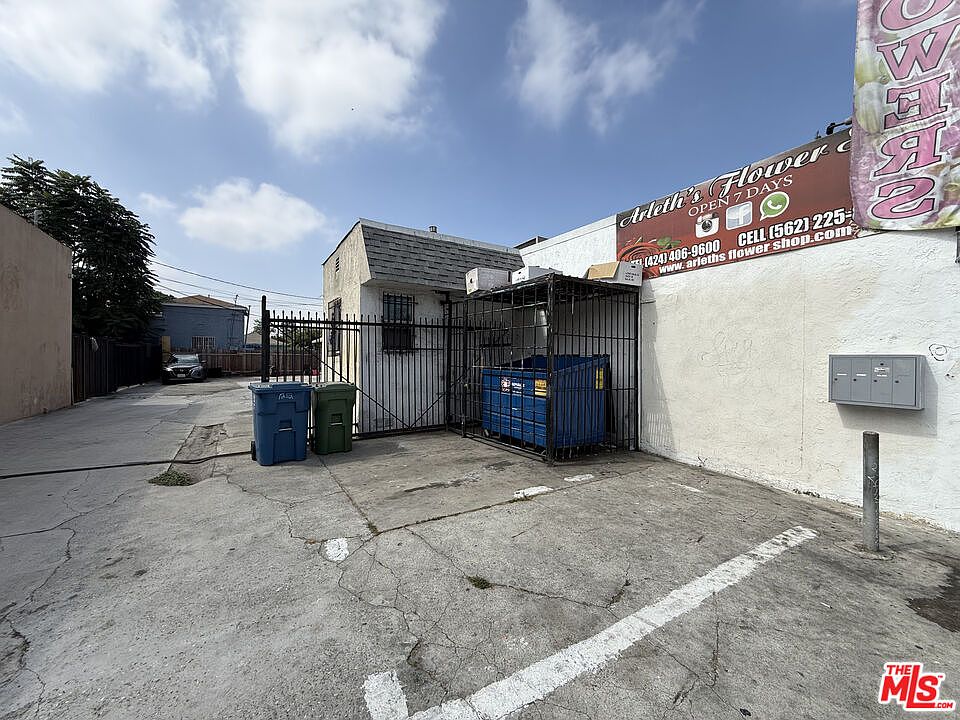 2nd image of 1212 E Rosecrans Ave