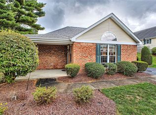 13 Overview Dr, Greensburg, PA 15601