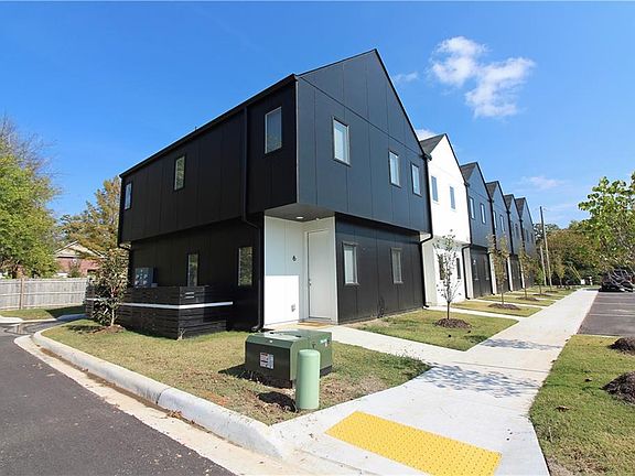 3rd image of 600 SW 6th St #3