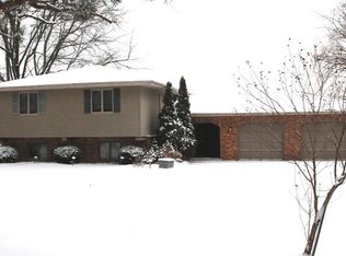 3323 E Burville Rd, Crete, IL 60417