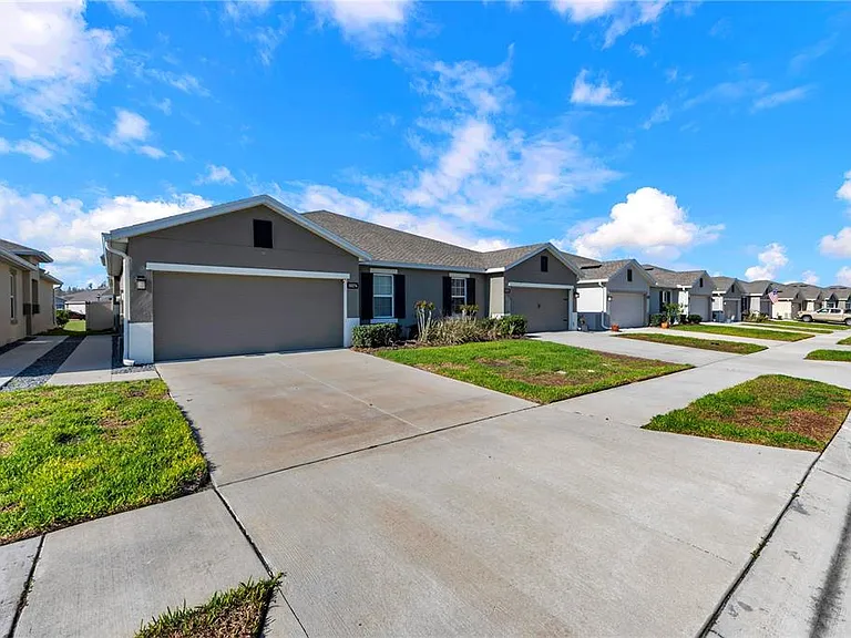 18276 Turning Leaf Cir — Photo 1