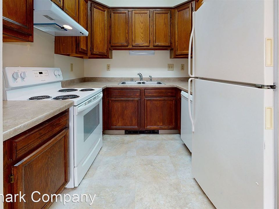 1st image of 564 N Clark St #1