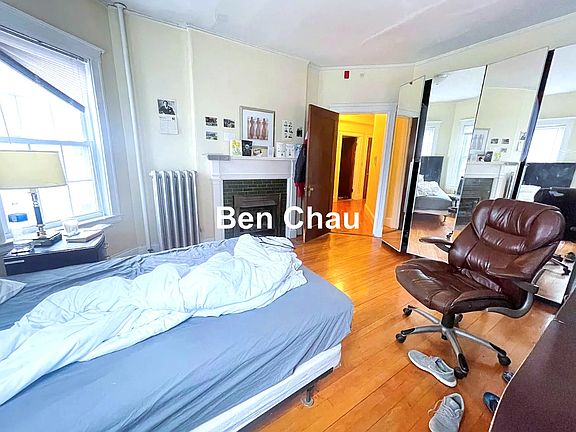 4th image of 158 Magazine St #27B