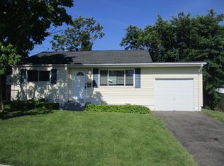 40 Frederick Pl, Old Bridge, NJ 08857