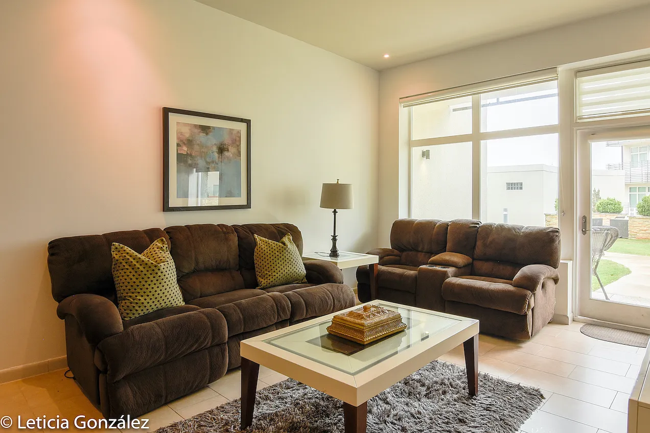 3 bed, 2.0 bath, 1456 sqft, $2,400 — Photo 4