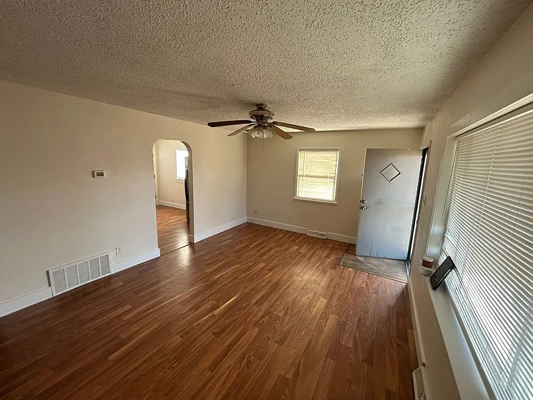 602 N 5th Ave — Photo 2