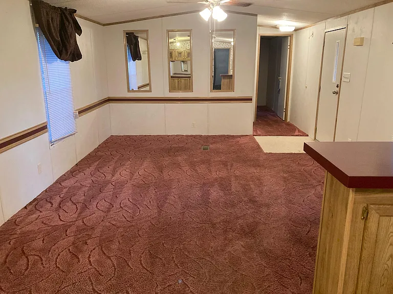 121 Driftwood Ln — Photo 3