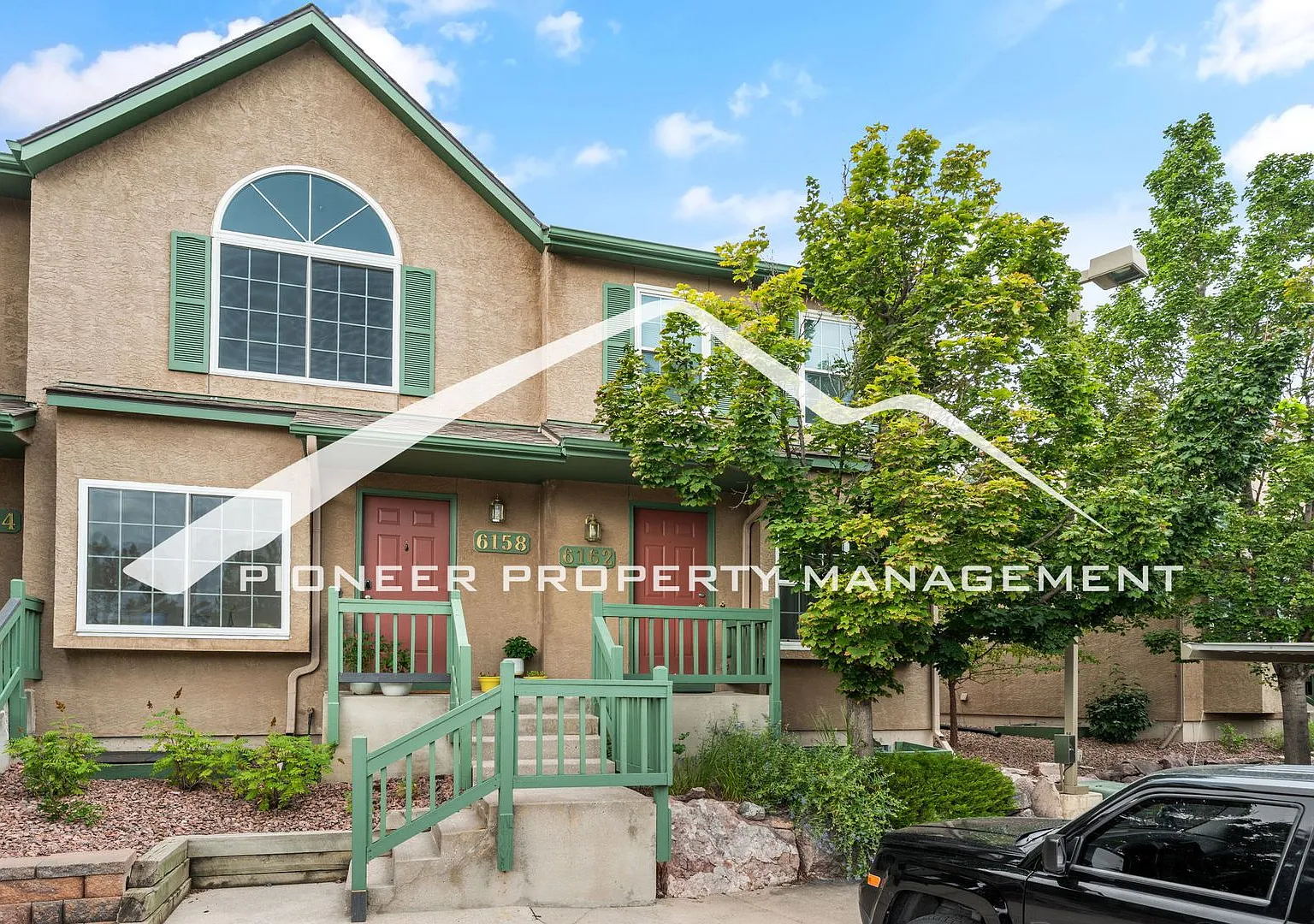 Freshly Updated 3 Bedroom Rockrimmon Townhome with Finished Basement, AC and 2 reserved parking s... — Photo 1