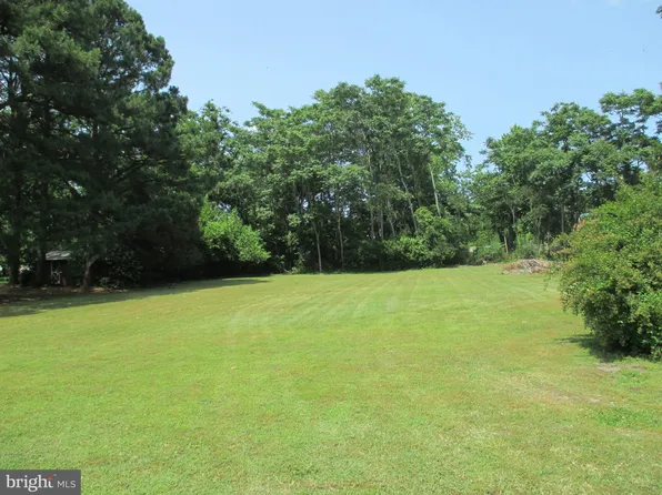 5 Oakland Ave, Ocean View, DE 19970