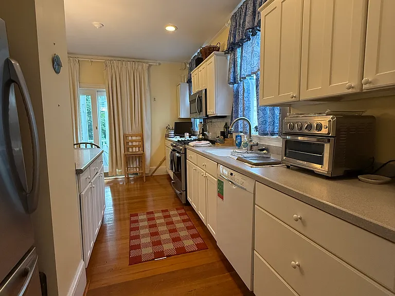 31 Fletcher St #1 — Photo 3