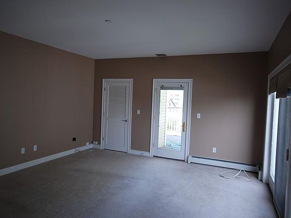 5th image of 168 Humphrey St Suite B