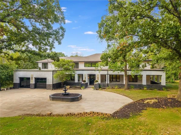 1701 NW Duncan Rd, Blue Springs, MO 64015