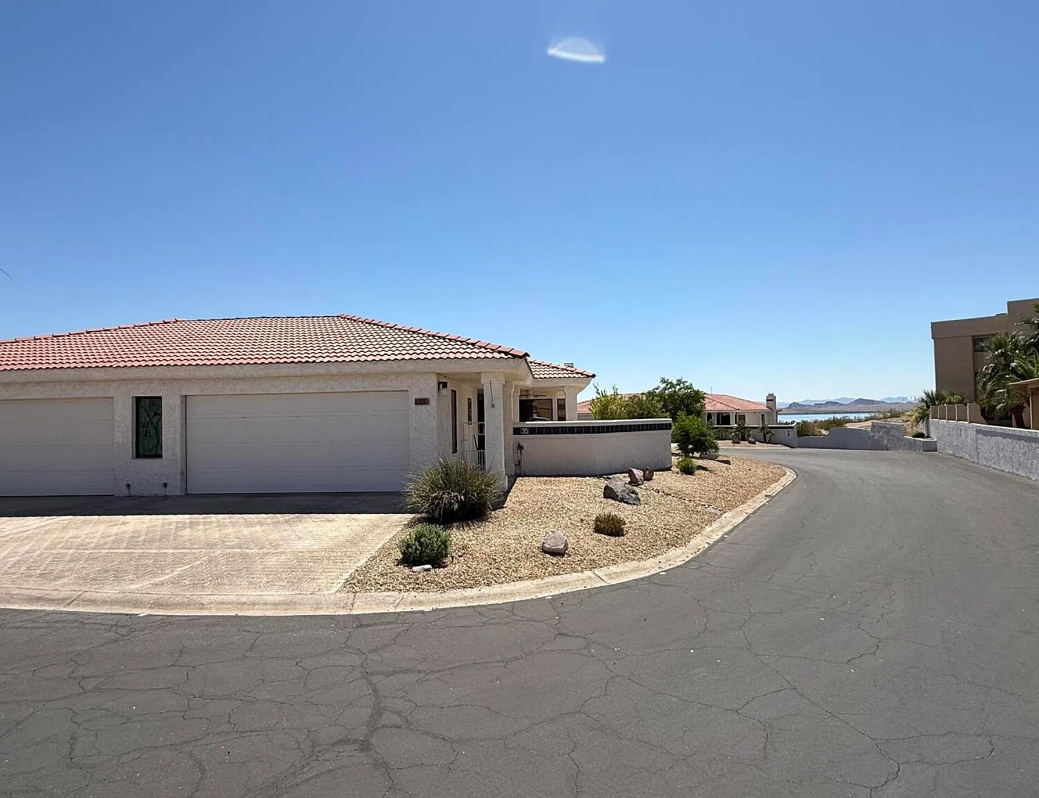 3 bed, 2.0 bath, 1713 sqft, $2,500 — Photo 2