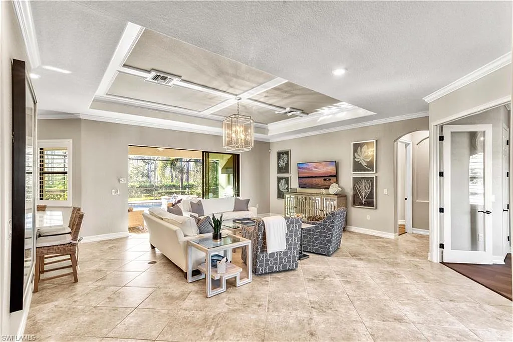 3 bed, 2.5 bath, 2392 sqft, $15,000 — Photo 4