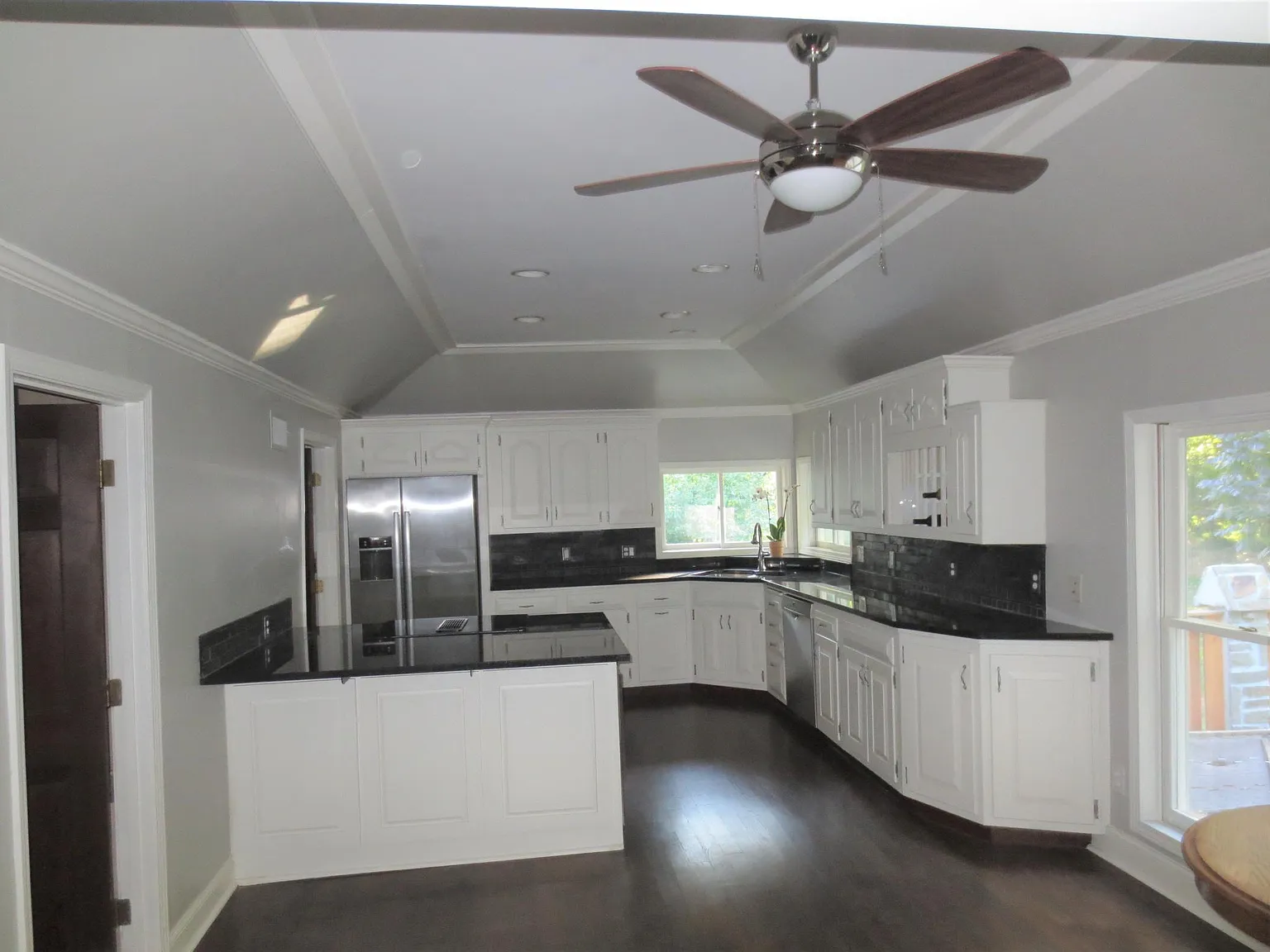 4 bed, 2701 sqft, $3,500 — Photo 4