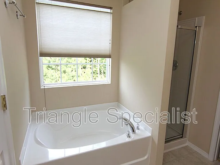 7 Thorton Ct — Photo 12