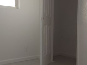 2060 E Webster Ave, Fresno, CA