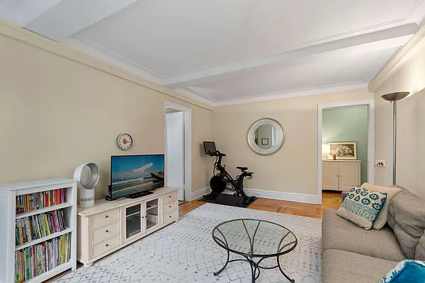 Sold by Owner | media 9