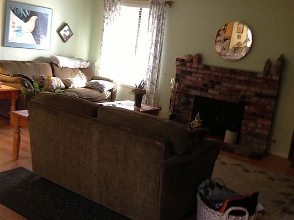 5th image of 1025 Bradford Cir