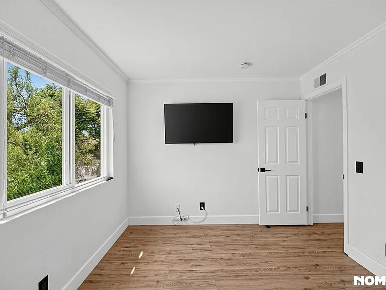 22811 Malaga Way — Photo 10