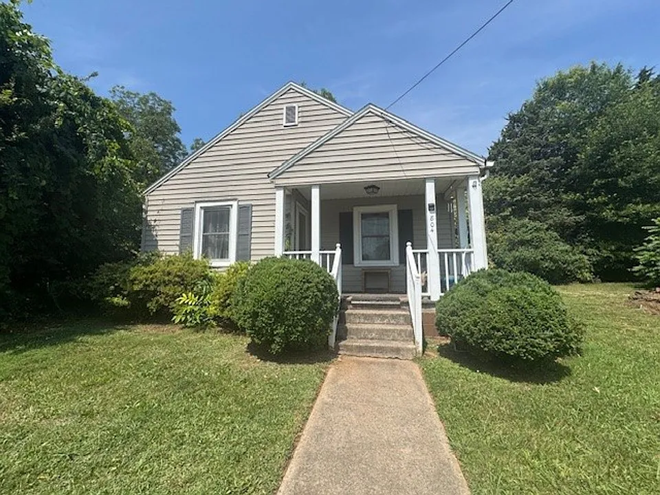 804 Forest St
