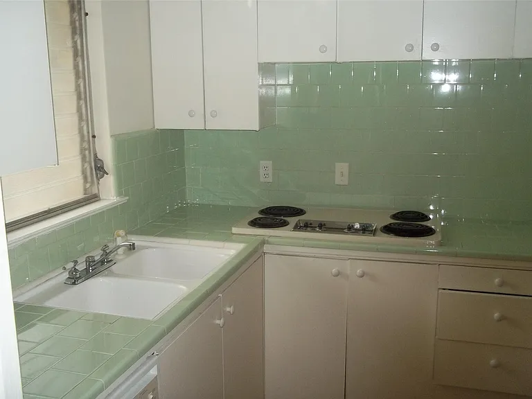 5320 Balcones Dr #A — Photo 7