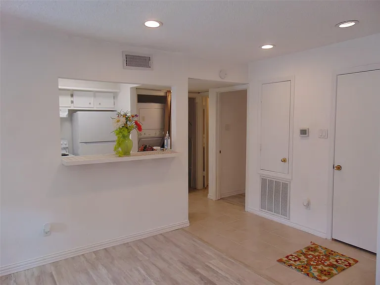 3220 69th St #G1 — Photo 7
