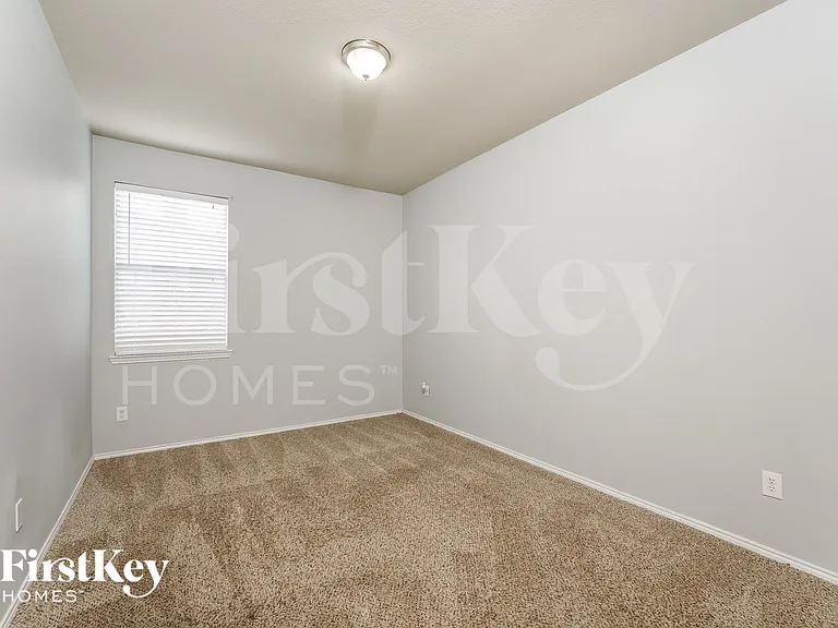 2325 Sumac Ct — Photo 12
