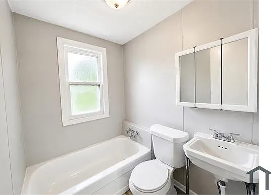 10825 Bryant Ave #2 — Photo 10
