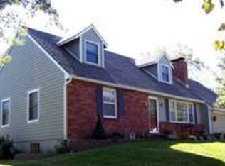 3217 W 22nd Ter, Lawrence, KS 66047